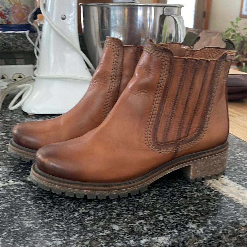 Pikolinos Brown Chelsea Ankle Boots with Chunky Sole and Elastic Panels